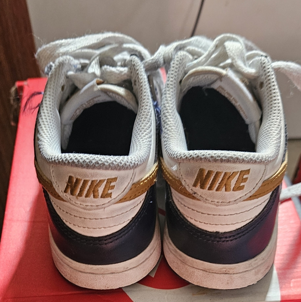 Nike Dunks - Picture 3 of 5